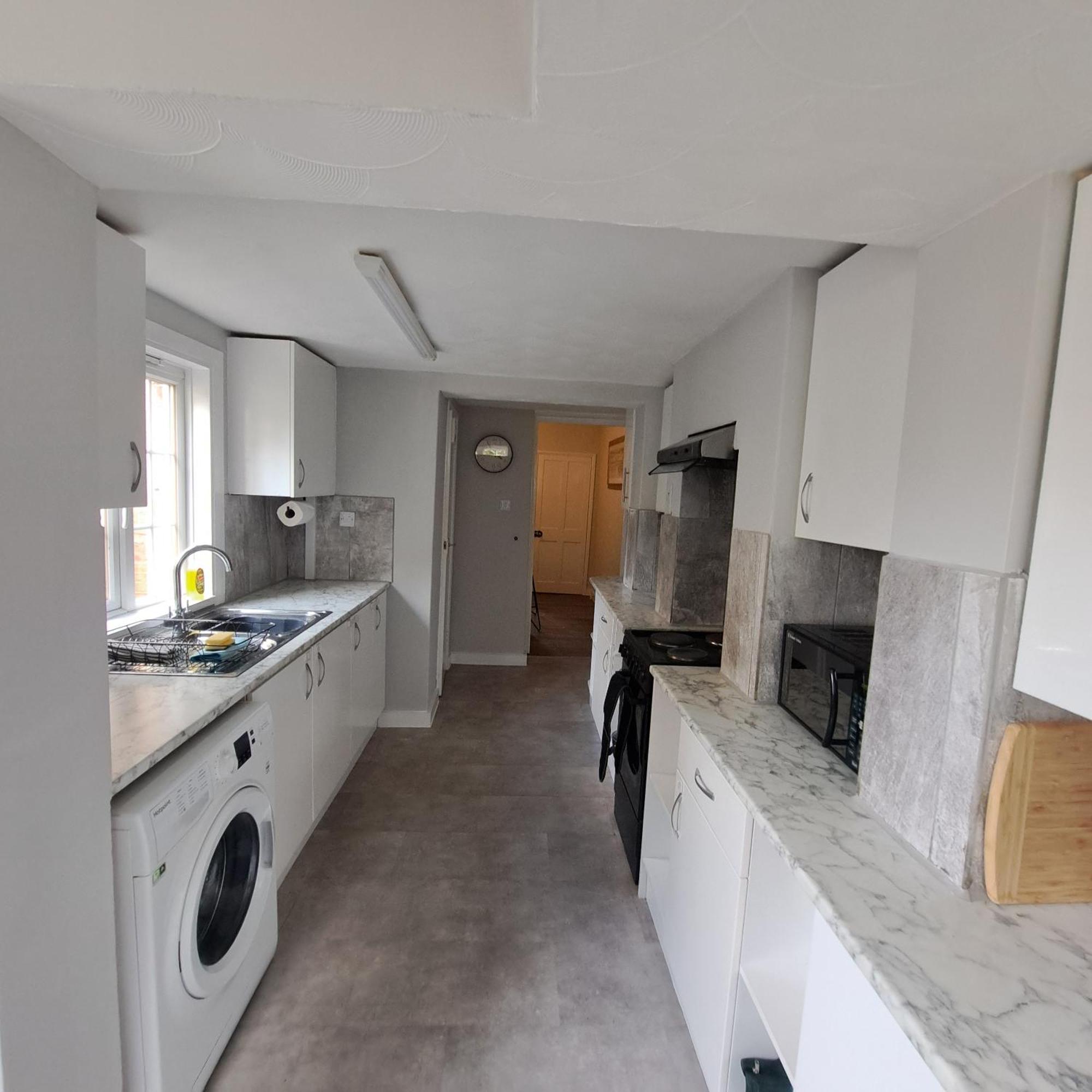 Generous 3 Bed In The Heart Of The Village ハンティンドン エクステリア 写真