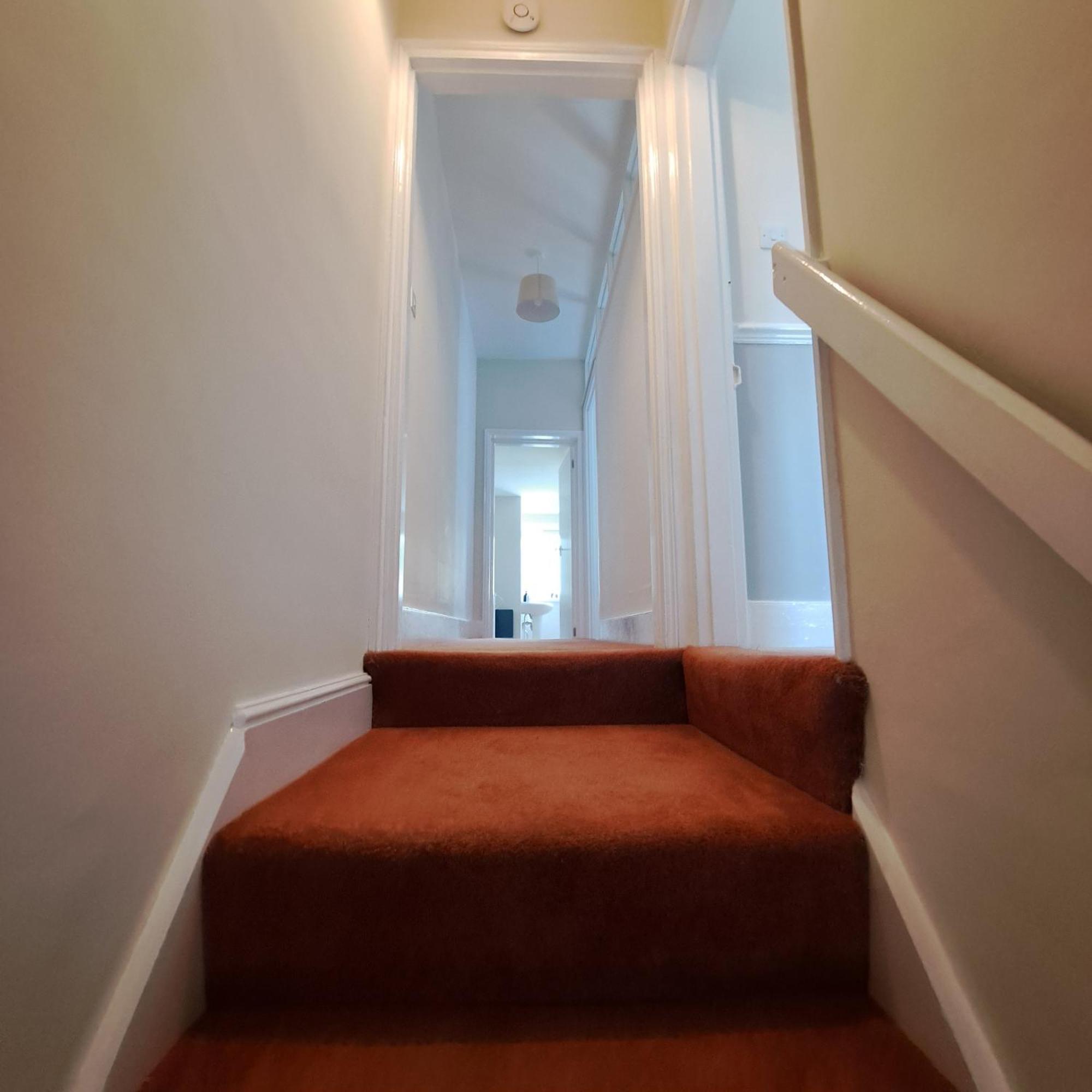 Generous 3 Bed In The Heart Of The Village ハンティンドン エクステリア 写真
