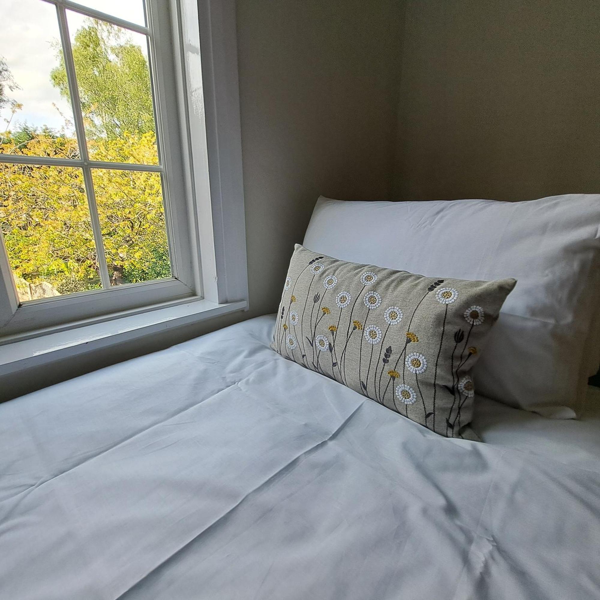 Generous 3 Bed In The Heart Of The Village ハンティンドン エクステリア 写真