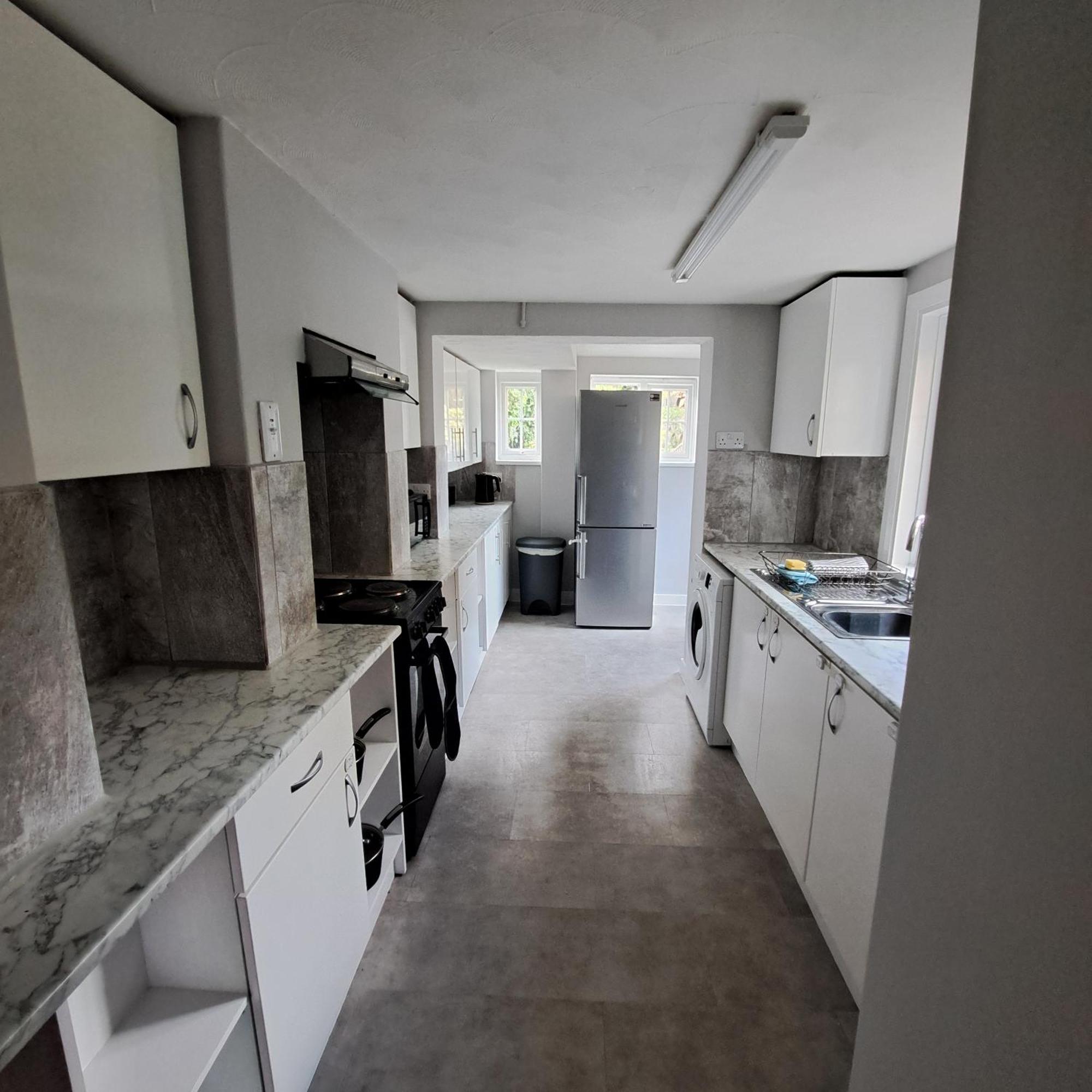 Generous 3 Bed In The Heart Of The Village ハンティンドン エクステリア 写真